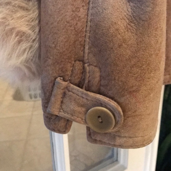 Shearling jacket with fur collar and cuffs. - Picture 3 of 6